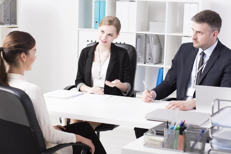 كيف تتخطين الأسئلة الذكية في المقابلات الشخصية؟